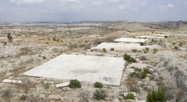 Paesaggio spagnolo con rovina, Julia Schulz-Dornburg, “Moderne Ruinen, eine Topografie der Bereicherung”, mostra, ottobre 2013