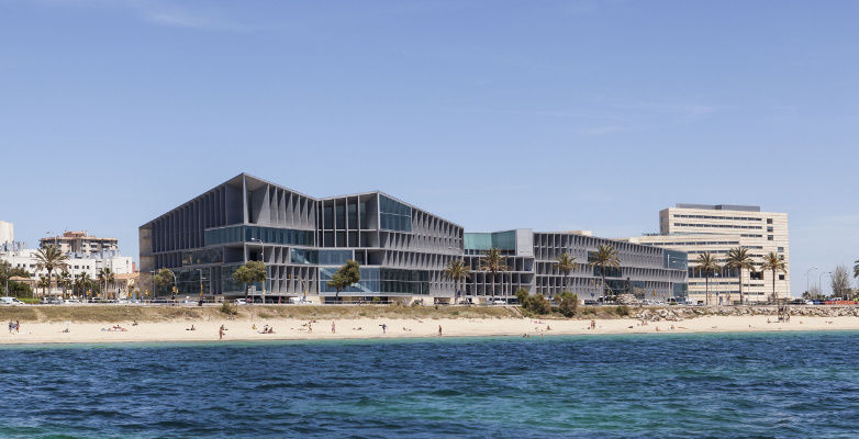 Palazzo dei Congressi e Hotel a Palma di Maiorca, di Francisco Mangado-Mangado y Asociados (Foto: Juan Rodríguez)