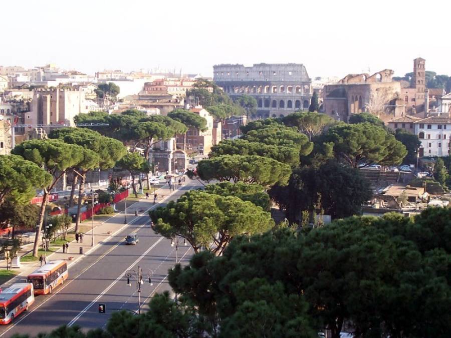 Via dei Fori Imperiali, priorità urbanistica o archeologica per Roma?