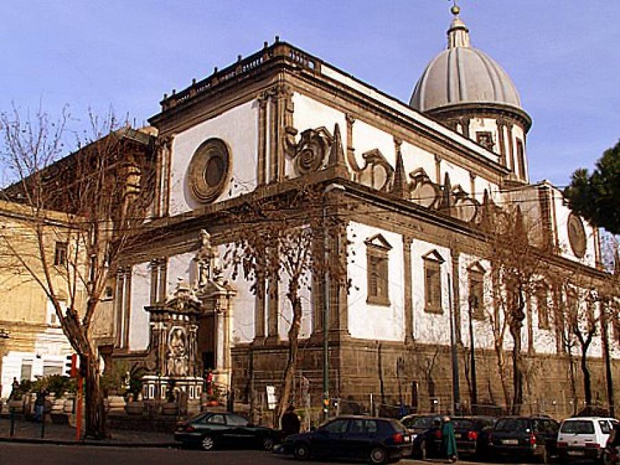 Napoli: nel chiostro, un segnale di rinascita per un polo dell’artigianato (e non solo)