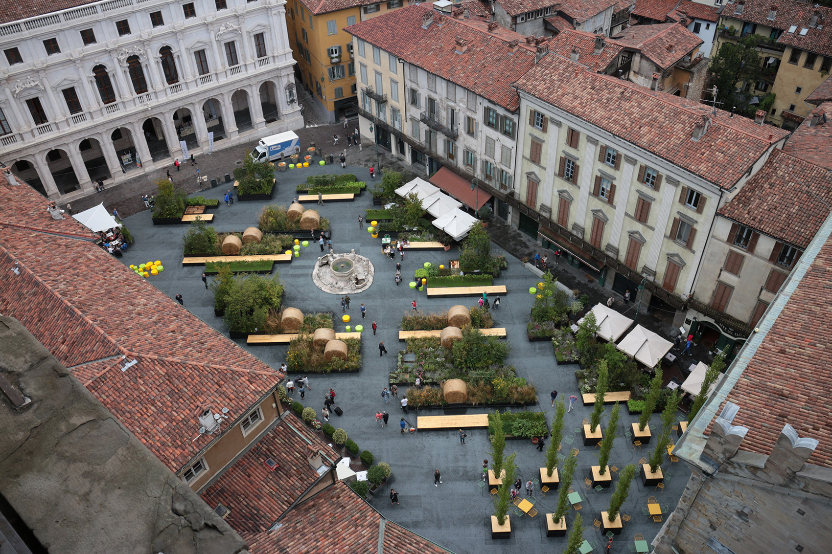Veduta dall'alto di Piazza vecchia (© foto Leonardo Tagliabue)