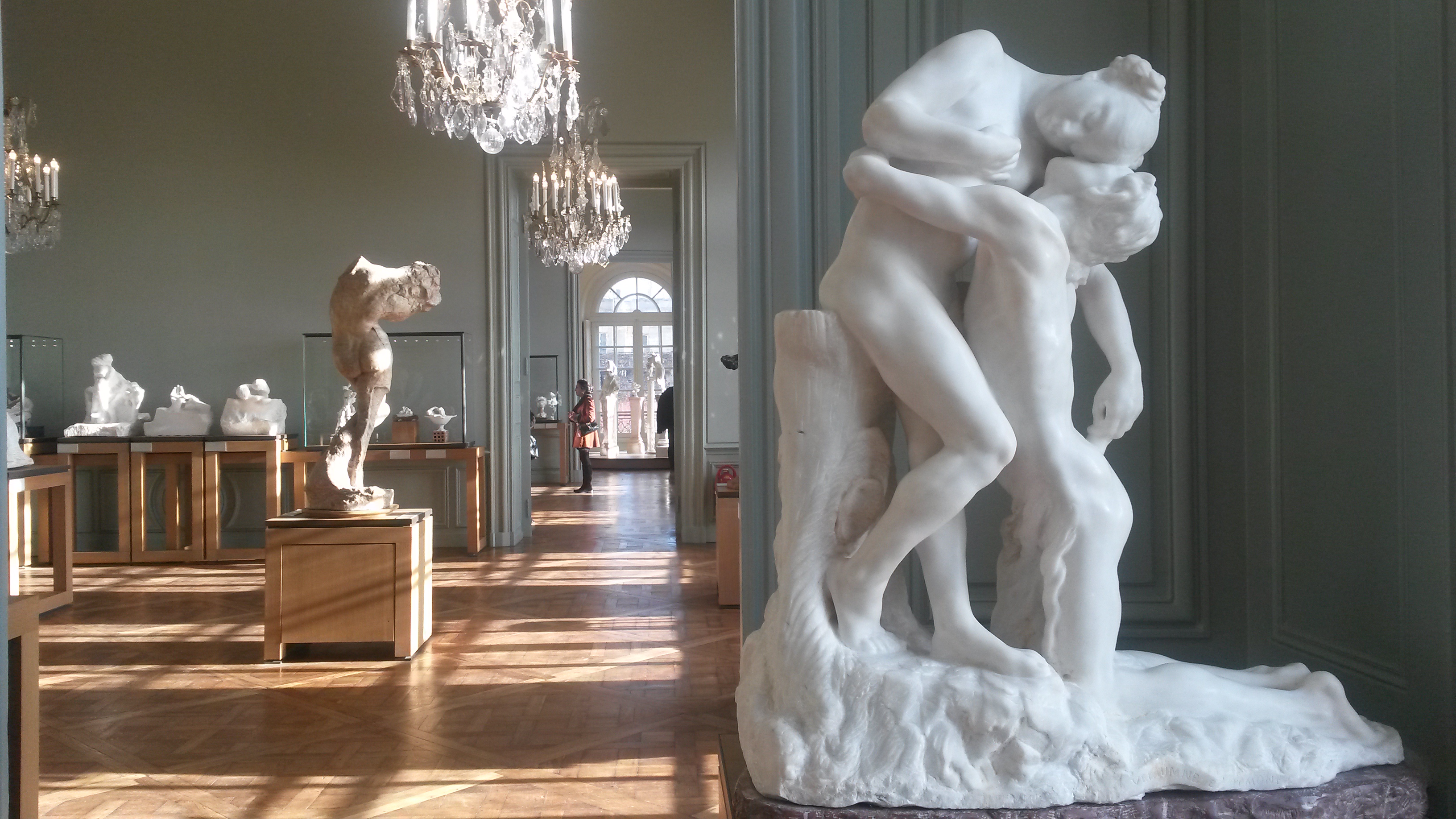 Nel ritrovato museo Rodin, la scultura parla attraverso la luce