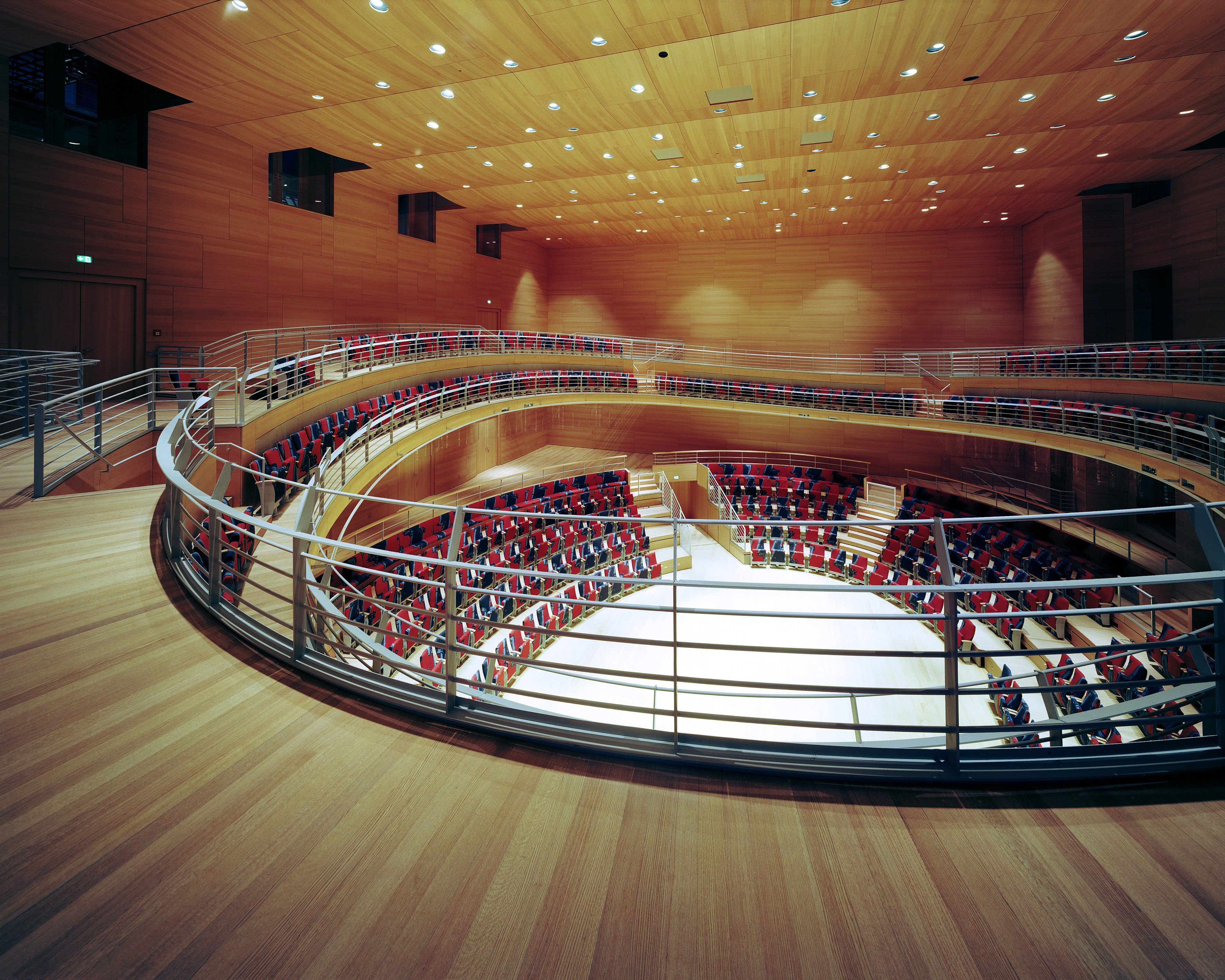 Pierre Boulez Saal a Berlino, l’armonico e caldo nido modulabile di Gehry