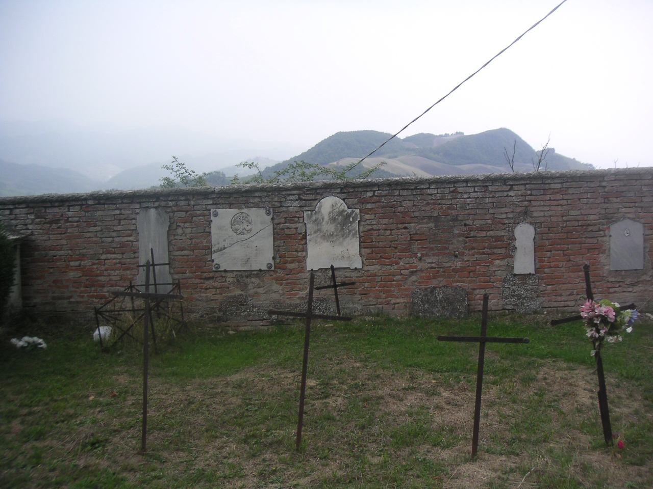 Ma non dimentichiamo i cimiteri di campagna