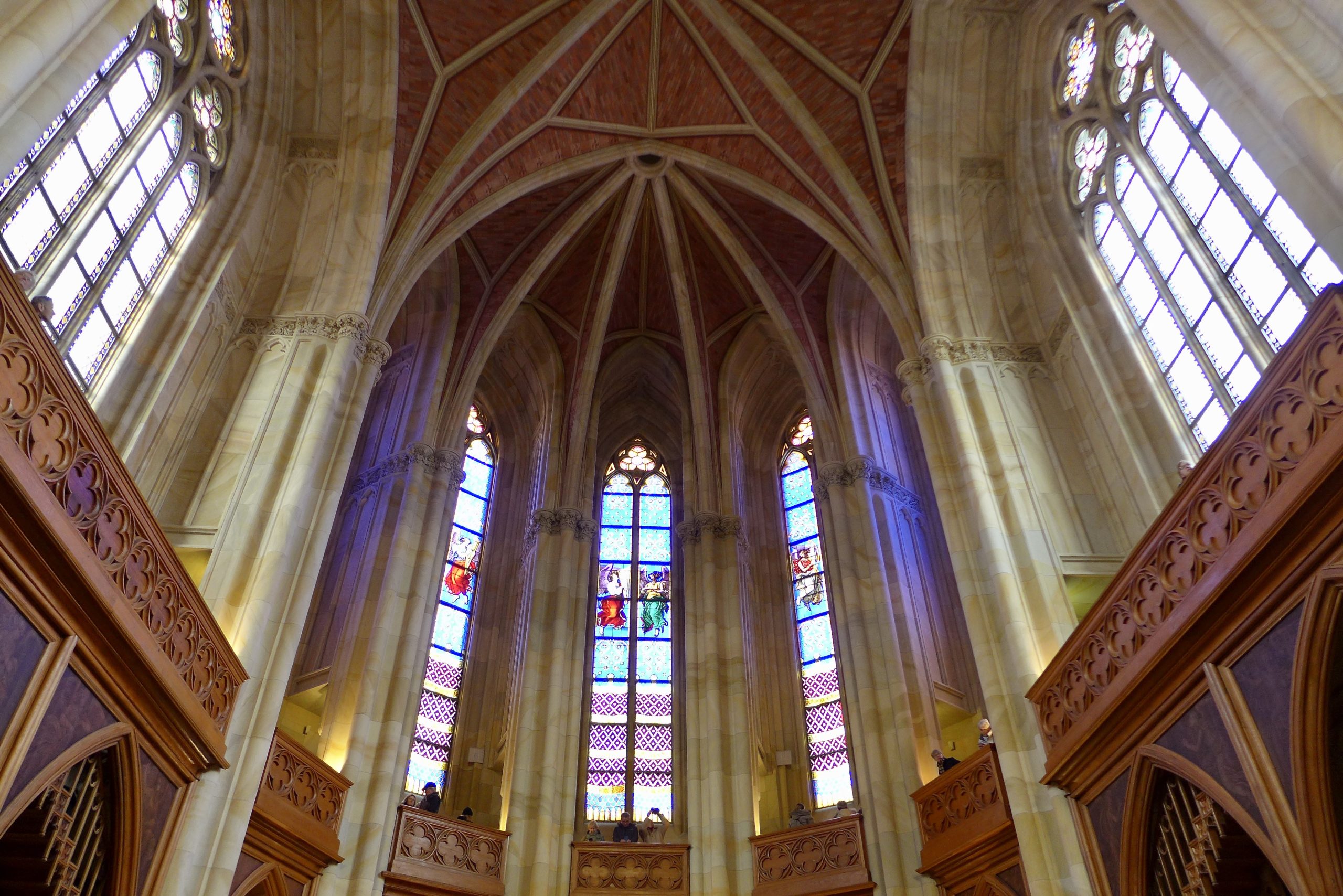 Berlino: risplende la chiesa di Schinkel, ma è soffocata dai palazzi di lusso