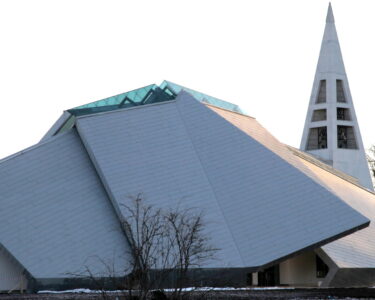 La chiesa della Trasfigurazione a Mussotto d’Alba, una tenda-capanna