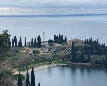 Lago di Garda: le mani sul paesaggio