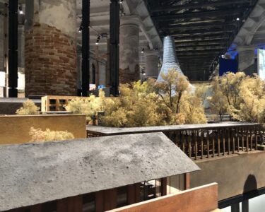 Venezia, la Biennale dell’accumulazione