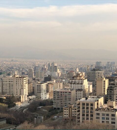 Tehran, distruzioni e contraddizioni