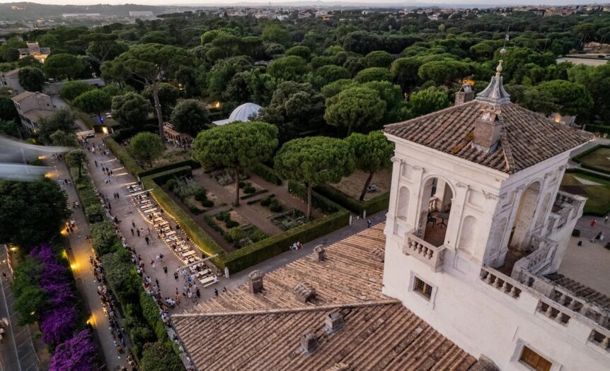 Le capanne di Villa Medici animano l’estate romana