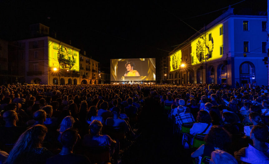 Sotto le stelle in Piazza Grande. Locarno e lo storico schermo dismesso