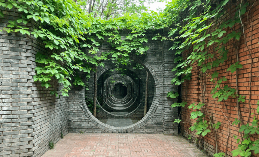 Ri_visitati. Red Brick Art Museum: mattoni e natura a Pechino