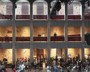 Medellín, cultura e comunità intorno ad un chiostro storico