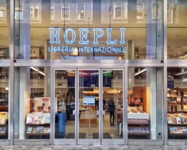 Hoepli, non chiude soltanto una libreria