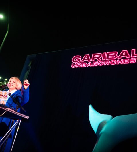 Piazze da ascoltare: a Napoli un’orchestra urbana mostruosa