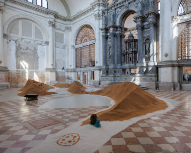 Venezia esagera: per la Biennale Arte più di 150 mostre