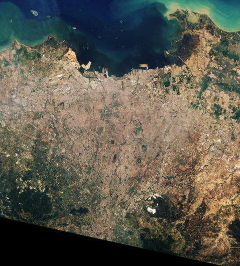 Ritratti di città. Jakarta, capitale (la più grande) che affonda