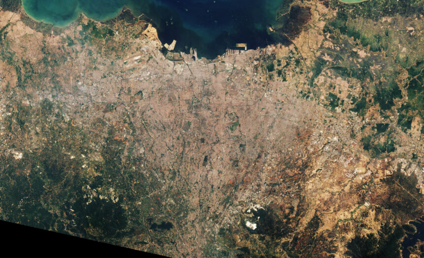 Ritratti di città. Jakarta, capitale (la più grande) che affonda