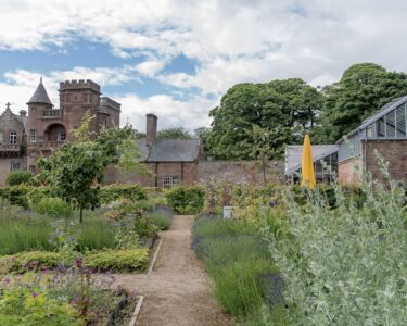 In Scozia il giardino più bello: arte e austerità architettonica