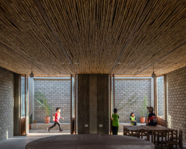 In Peru, the building becomes a teacher