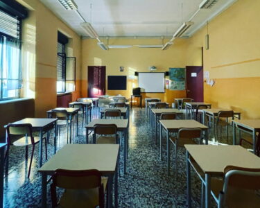Stessa scuola, stesso banco?