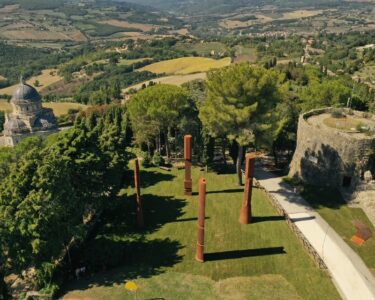 A Todi, in omaggio a Beverly Pepper, l’arte diventa paesaggio