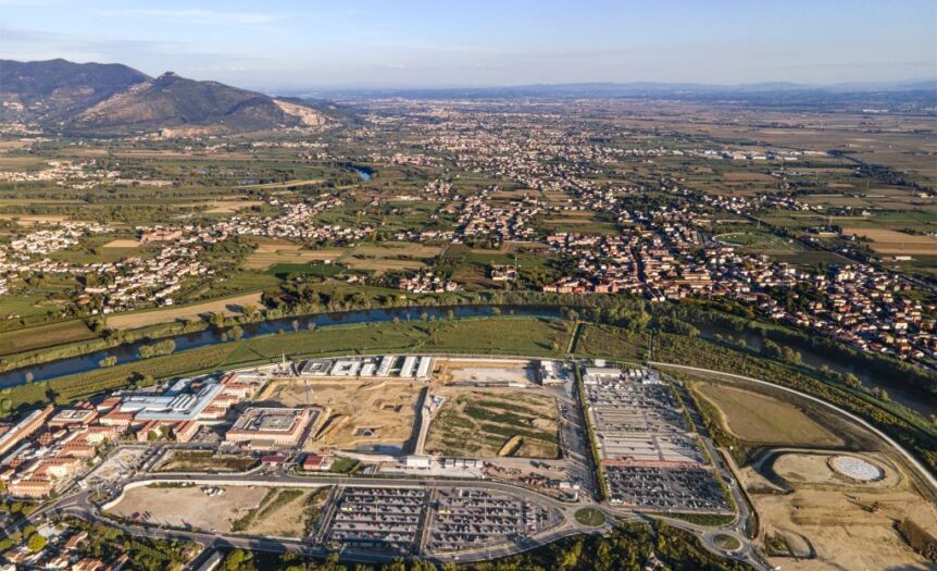 A Pisa, un nuovo grande ospedale, denso e connesso