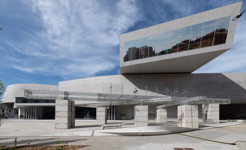 Riciclo e frammento al Maxxi: il ritmo del padiglione Rubato