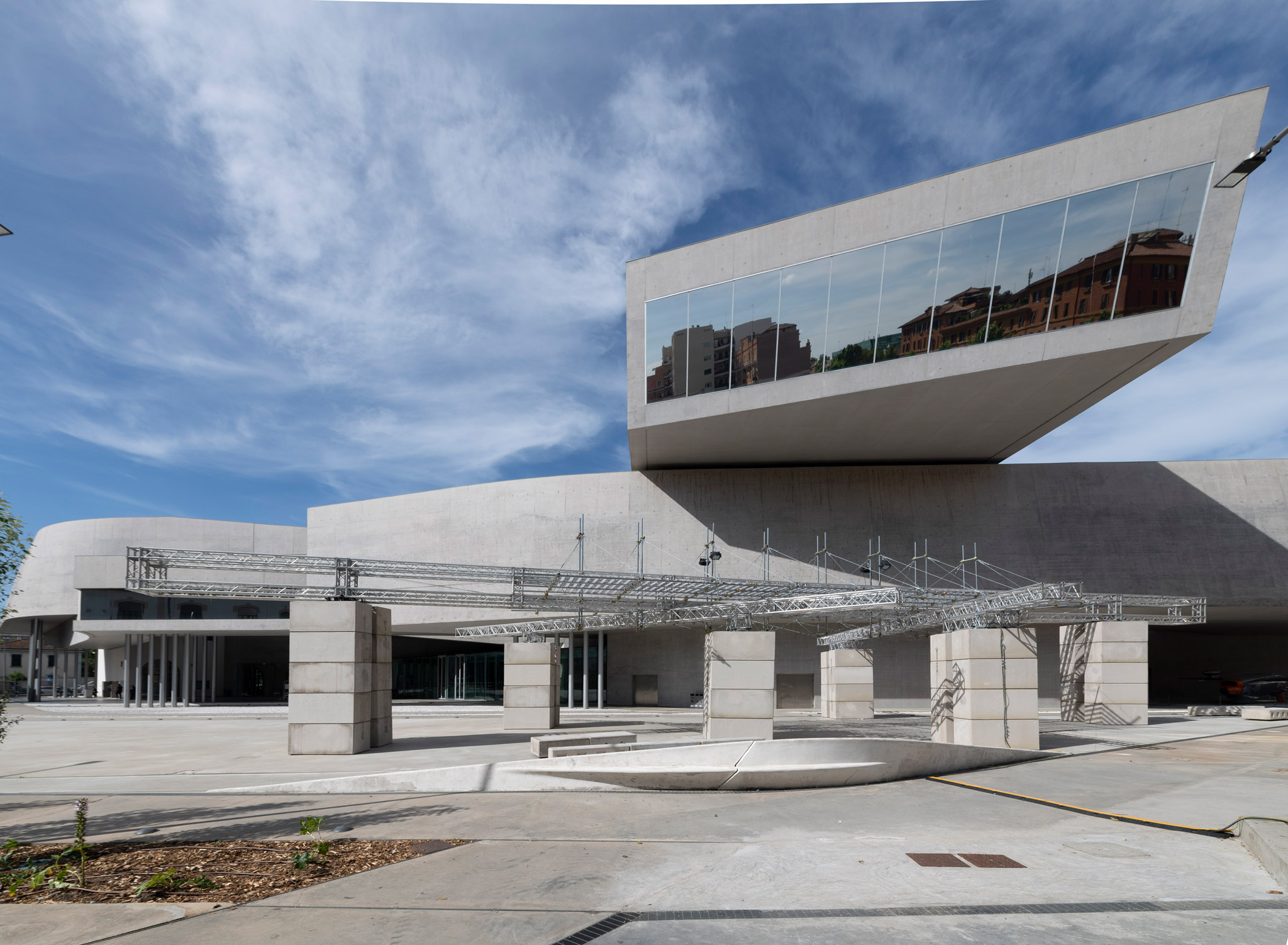 Riciclo e frammento al Maxxi: il ritmo del padiglione Rubato