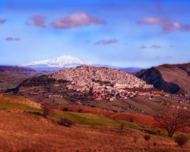 Case a 1 euro: giro d’Italia con tappa a Gangi