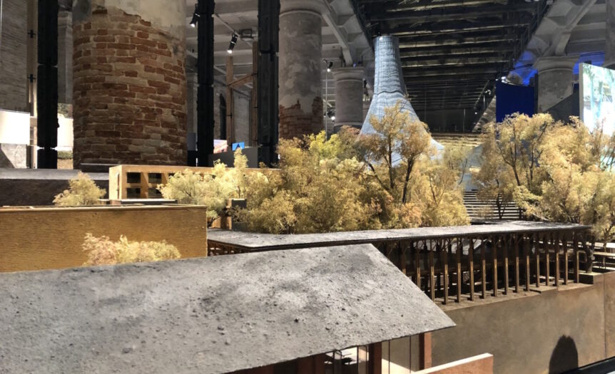 Venezia, la Biennale dell’accumulazione