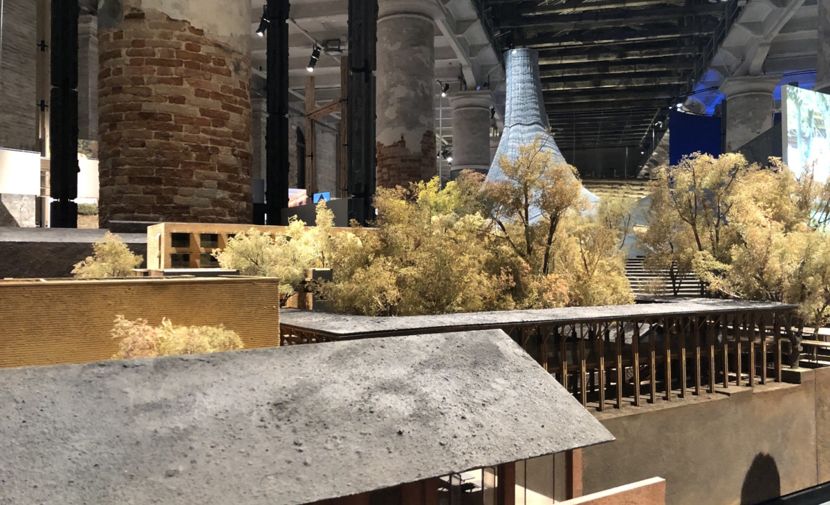 Venezia, la Biennale dell’accumulazione