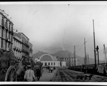 Napoli: patrimonio del Novecento e idiosincrasia delle Istituzioni