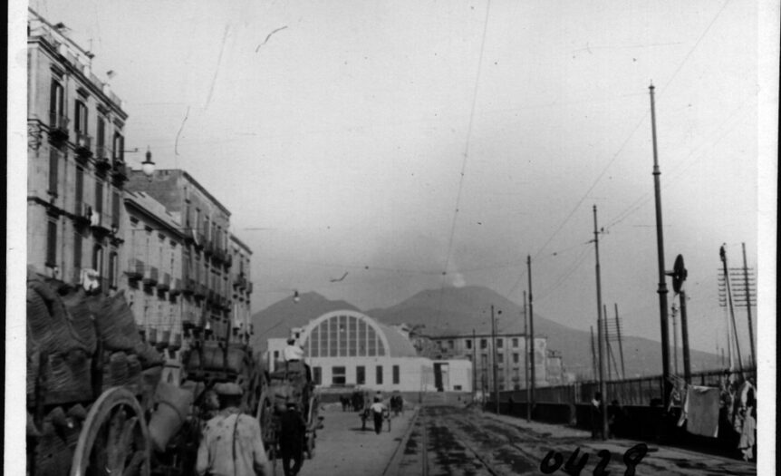 Napoli: patrimonio del Novecento e idiosincrasia delle Istituzioni