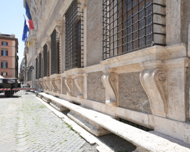 Elogio della panca, sinonimo di accoglienza