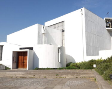 Las Condes e Ronchamp, due lezioni imperiture di architettura religiosa