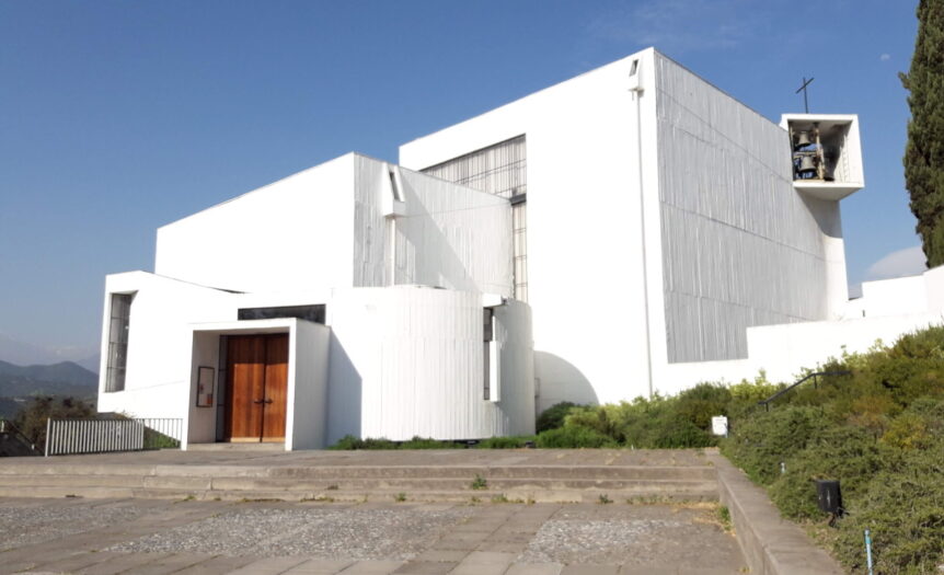 Las Condes e Ronchamp, due lezioni imperiture di architettura religiosa