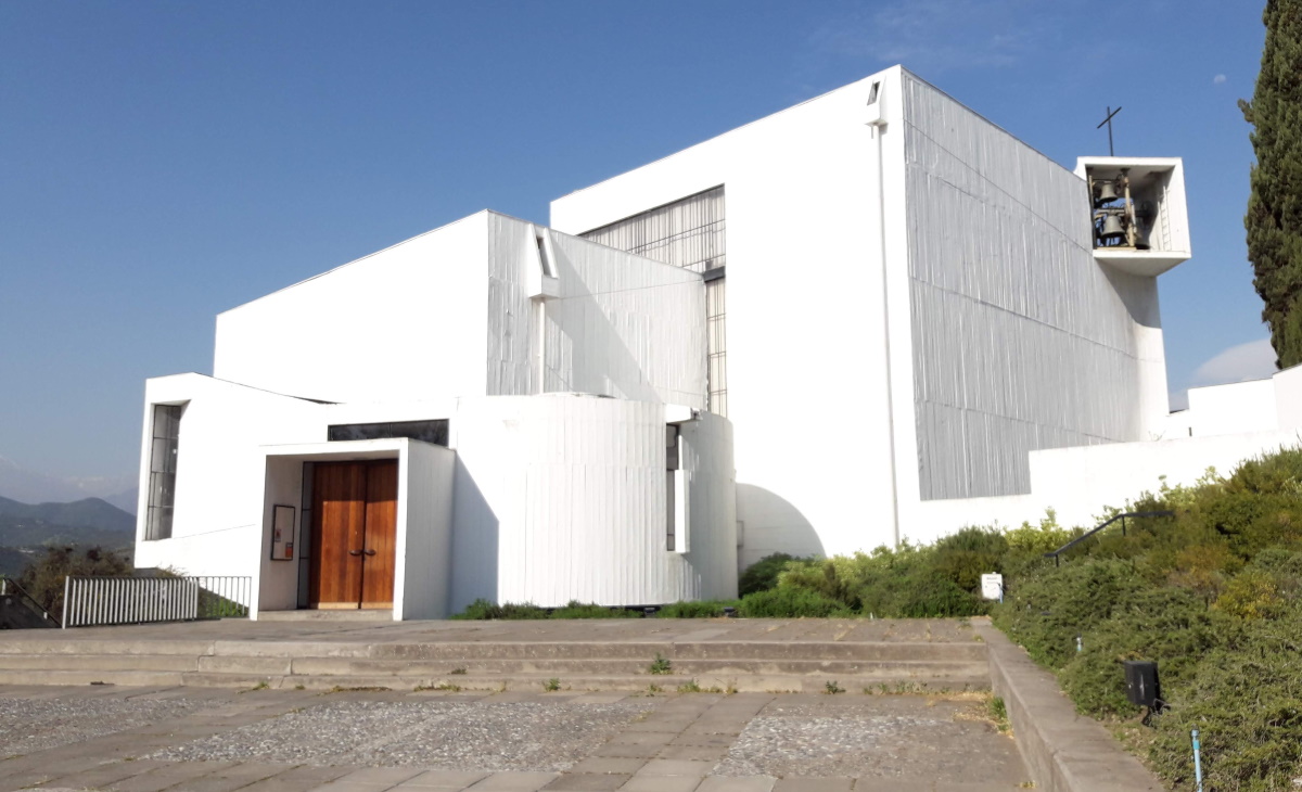 Las Condes e Ronchamp, due lezioni imperiture di architettura religiosa