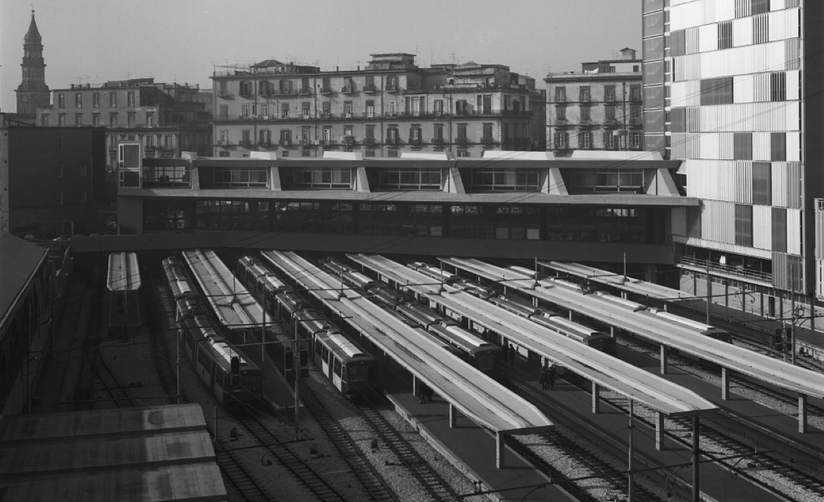 Napoli: il Terminal Circumvesuviana tra eredità, obsolescenze e nuove necessità