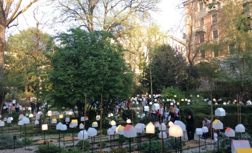 Passegiando tra corti, giardini, spazi pubblici da riscoprire