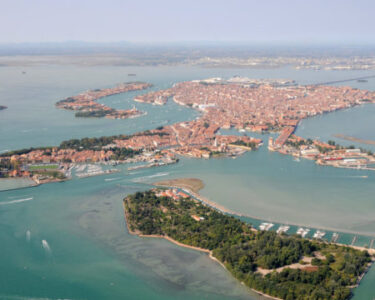 Alla Certosa approda la Biennale