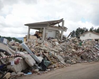 Un impegno continuativo e tre passi contro le macerie