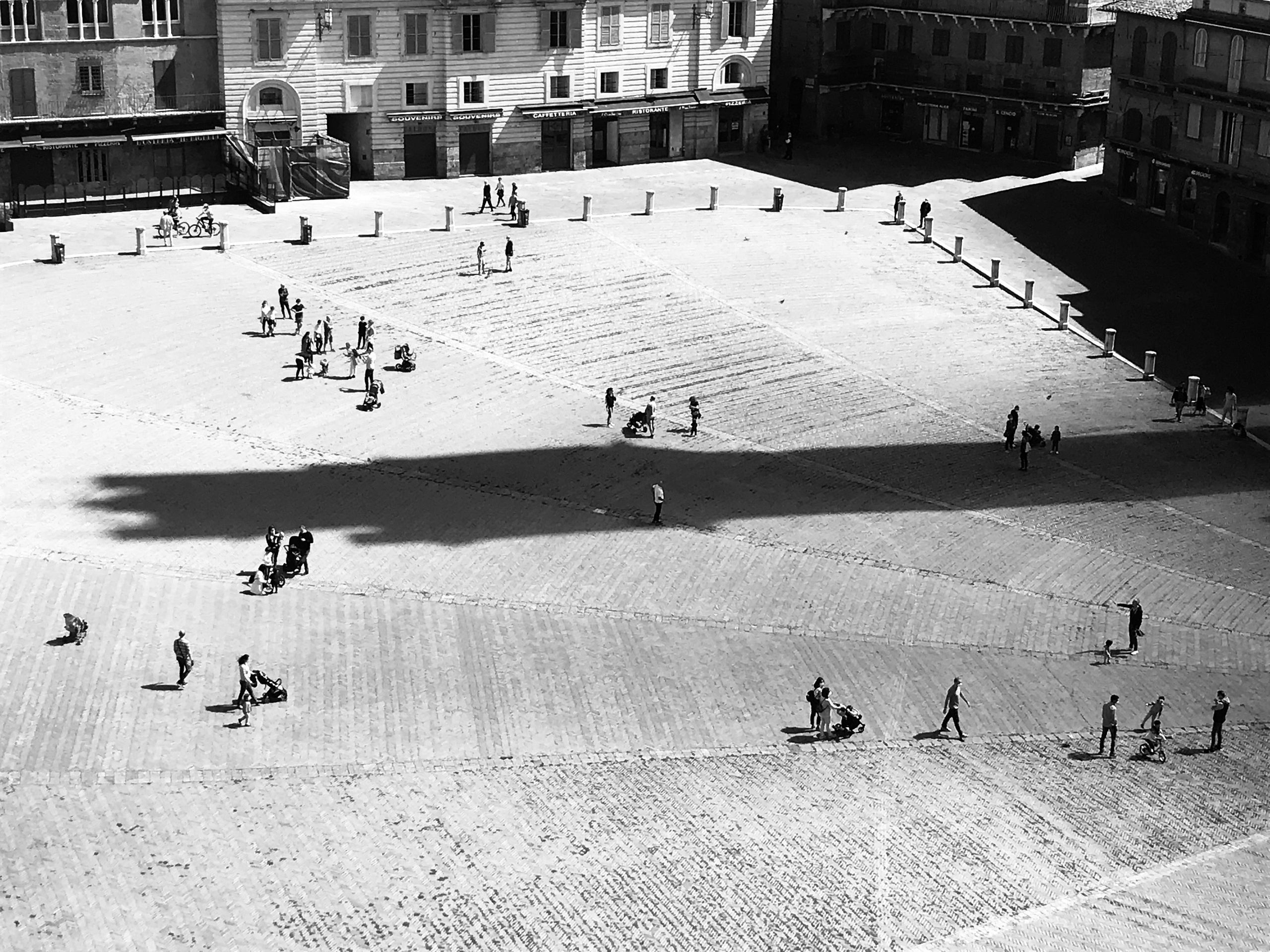 Dobbiamo fare spazio (pubblico)