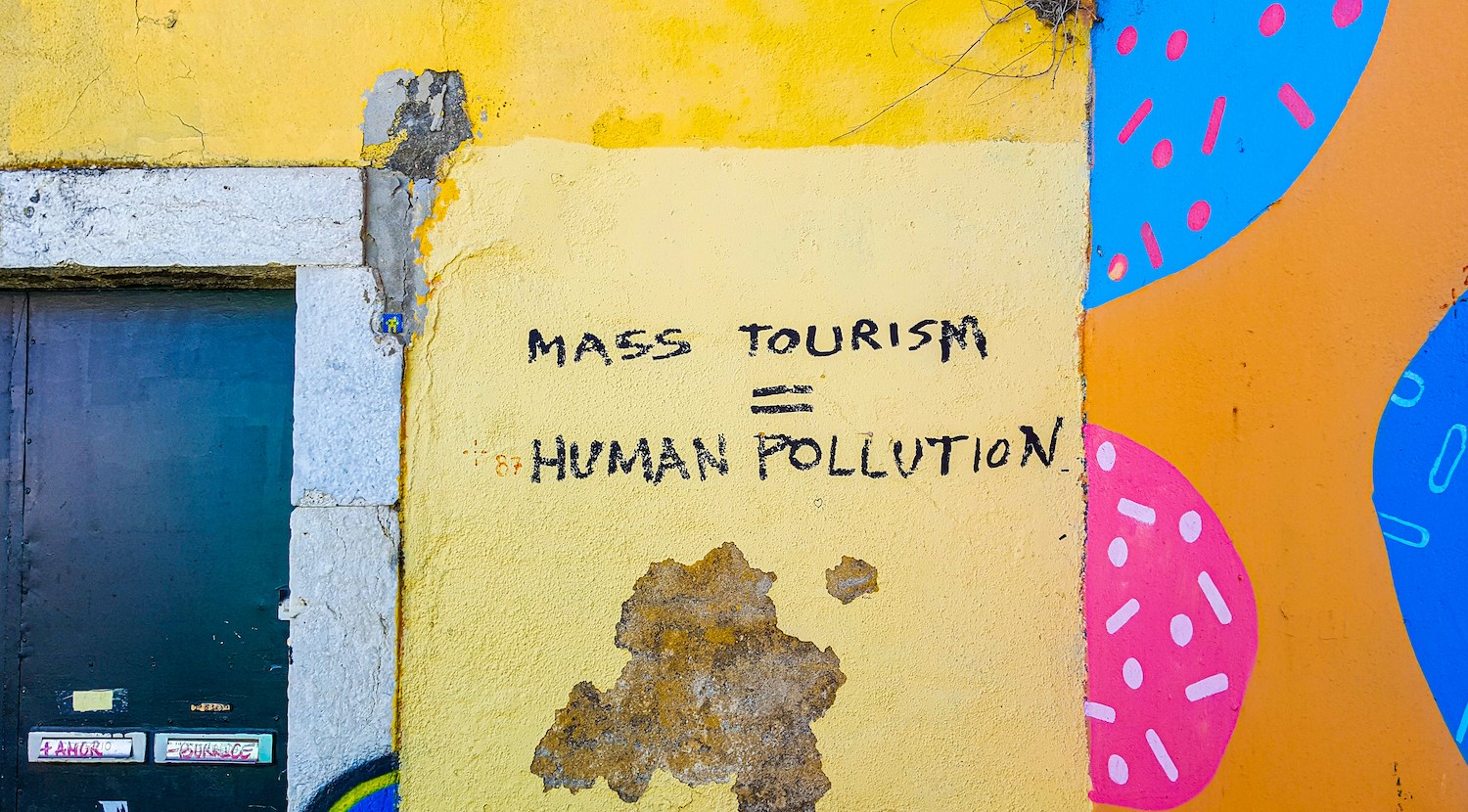 Turismo crescente, case calanti, urbanistica vacante