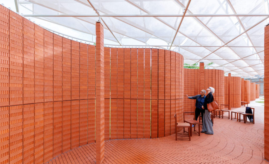 Serpentine 2026, mattoni poco gioiosi