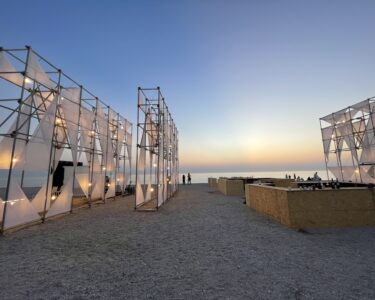La notte bianca sulla spiaggia felliniana