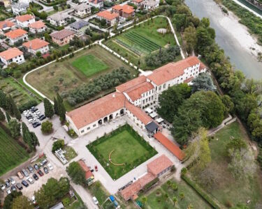 Comunità e architettura: chi plasma chi?