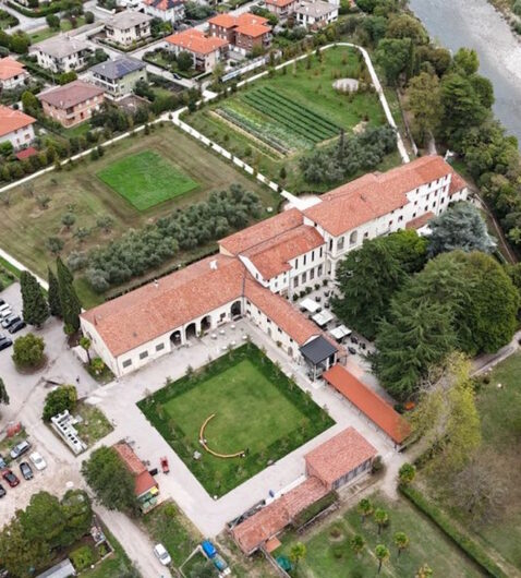 Comunità e architettura: chi plasma chi?