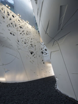 Palazzo Italia a Expo 2015 a Milano, interno (© Mario e Pietro Carrieri)