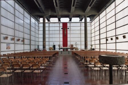 Interno della chiesa di di Nostra Signora della Misericordia (Angelo Mangiarotti, Bruno Morassutti, Aldo Favini, Baranzate, Milano)